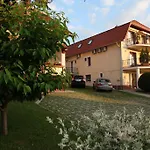 Erika Apartmanhazak *