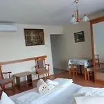 Erika Apartmanhazak *