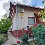 Apartment Erika Apartmanhazak *