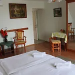 Erika Apartmanhazak * Héviz