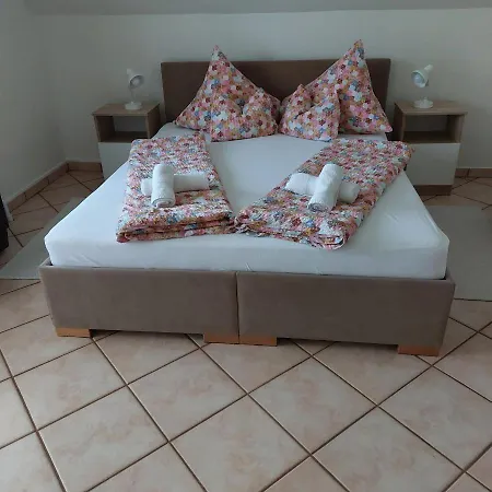 Erika Apartmanhazak Daire Hévíz