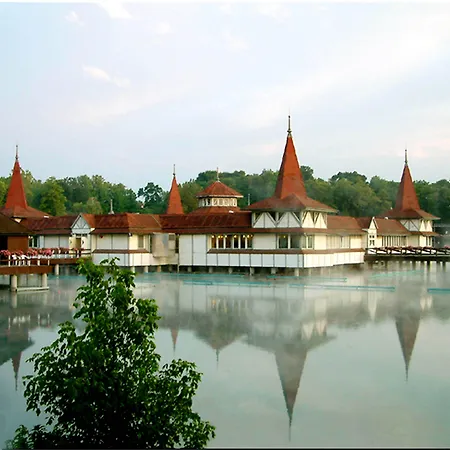 Erika Apartmanhazak Héviz