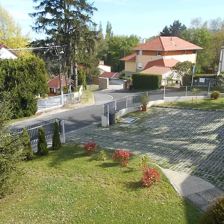 Erika Apartmanhazak * Héviz