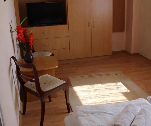 Erika Apartmanhazak * Héviz