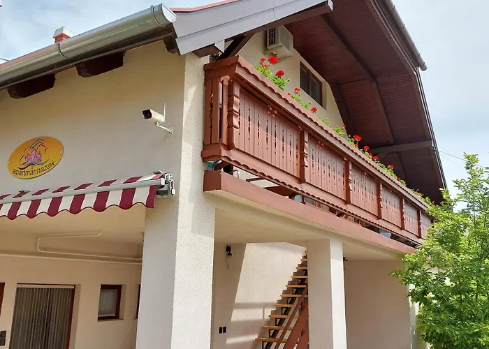 Apartament Erika Apartmanhazak *